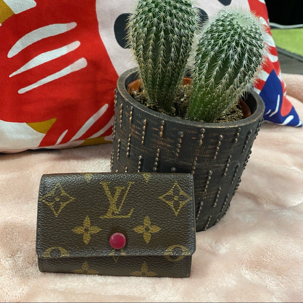 Louis Vuitton 6Key Holder Monogram SOLD OUT ONLINE